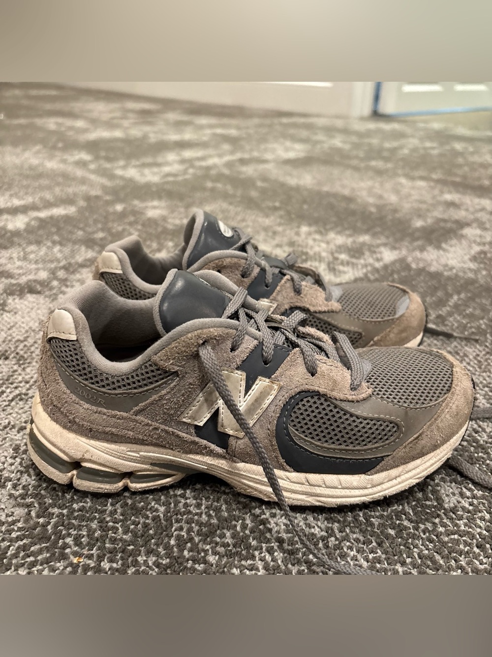 New Balance 2002R Cool Grey Shoes Boys Size 3